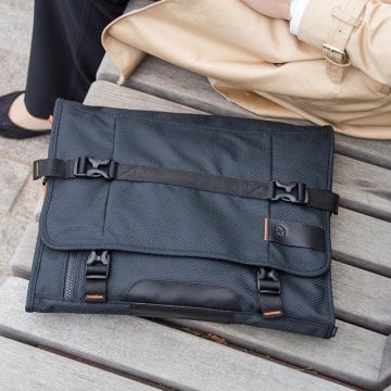 PLIQO Offers Men a Better, More Organized Way to Travel